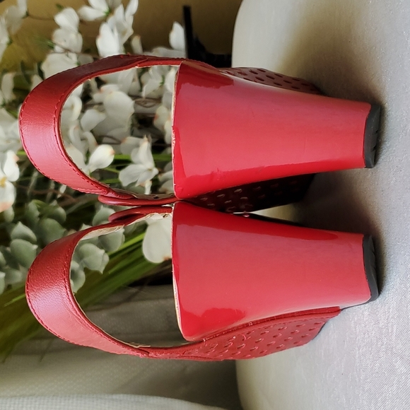 Kenneth Cole Reaction Leather Red Wedge Peep Toe Slingback Sandals SIZE: 10M - Picture 5 of 16